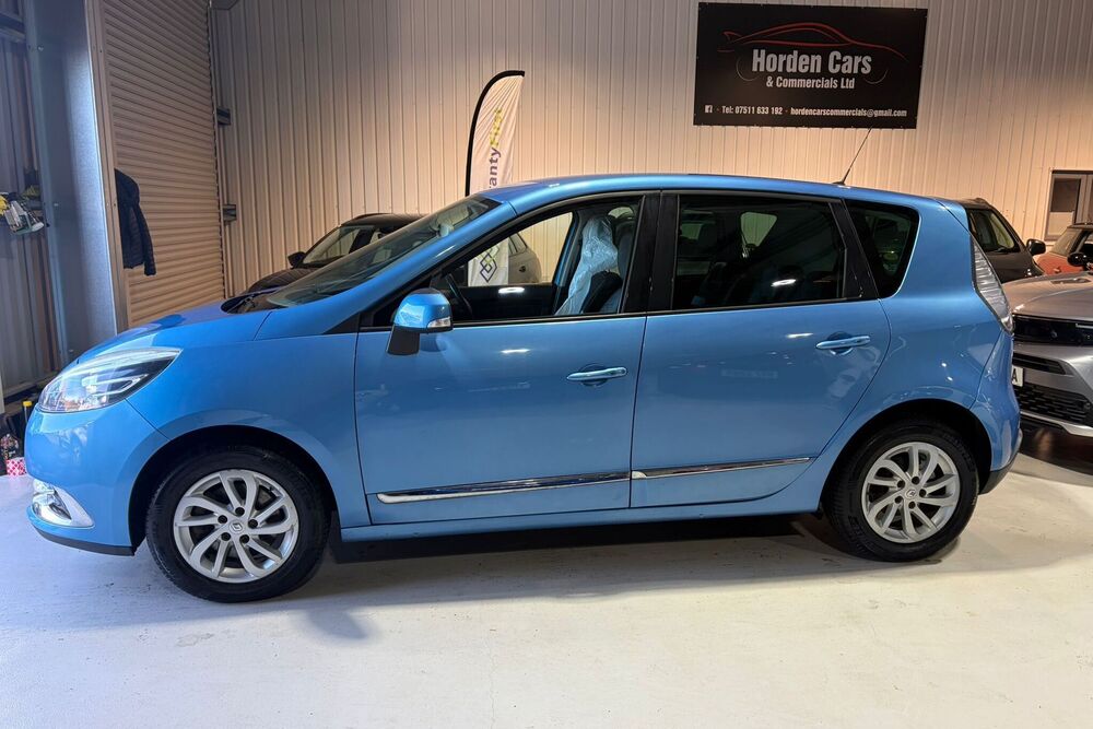 RENAULT SCENIC 1.5 dCi DYNAMIQUE TOMTOM