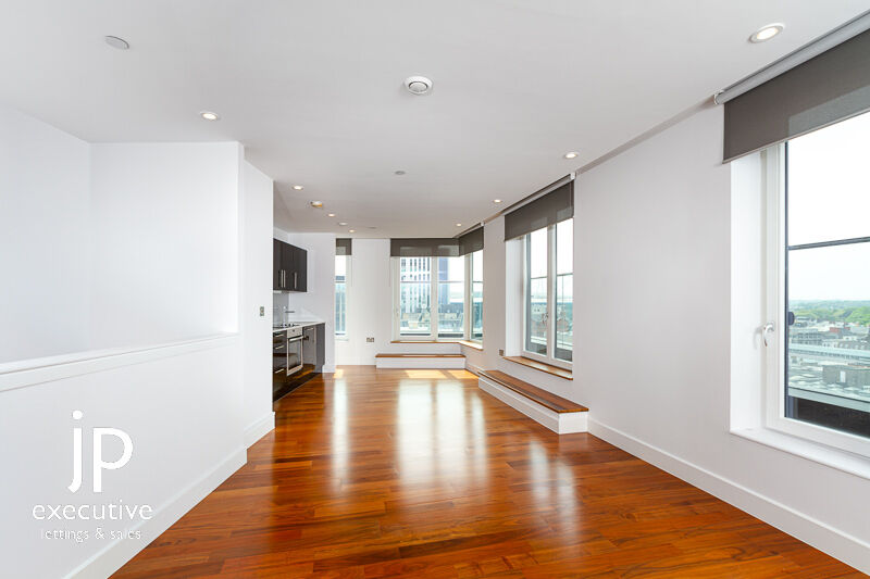 HAYES APARTMENTS CARDIFF CITY CENTRE FURNISHED/UNFURNISHED TWO BEDROOM PENTHOUSE WITH VIEWS OVER THE CITY CENTRE