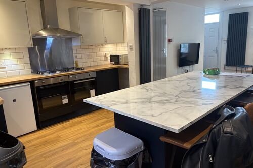 8 Cliff Mount Terrace