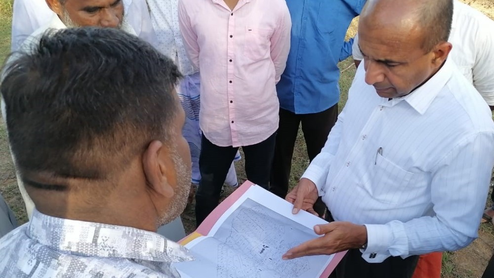 விகாரைக்கு காணி ஆக்கிரமிப்பு - அதிகாரிகள் பார்வையிட்டனர்