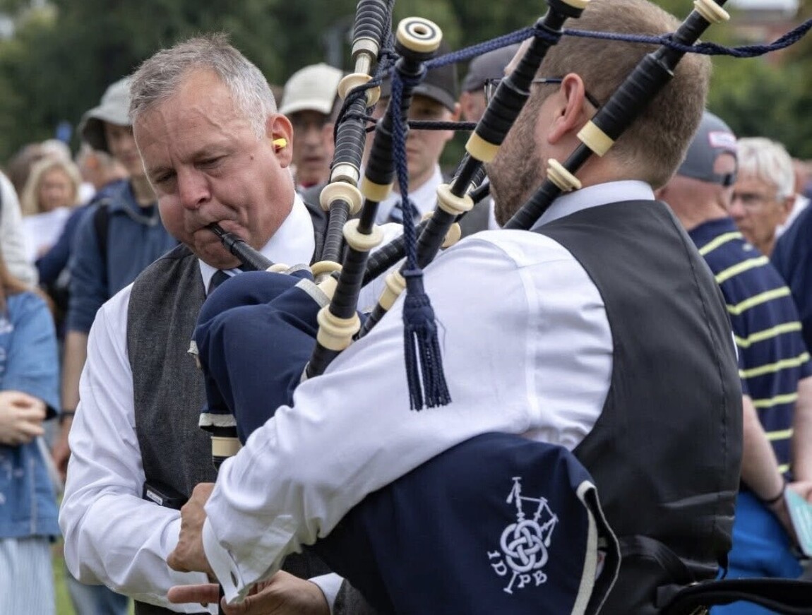 Stuart Liddell MBE, OSS, and Inveraray and District Pipe band win the Worlds.