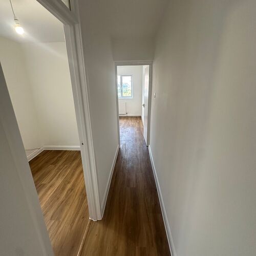 2 Bedroom Flat To Let with Parking