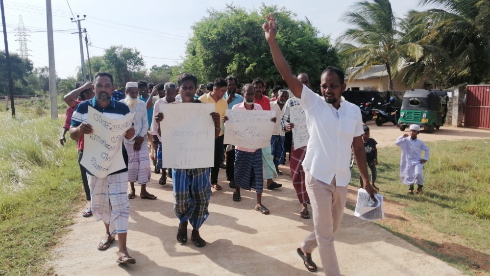 குடியிருப்பு காணிகளை அபகரிக்க வேண்டாம் - கப்பல்துறை மக்கள் கவனவீர்ப்பு போராட்டம்