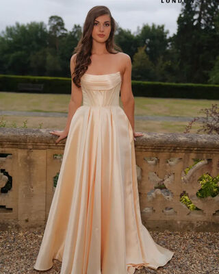 G2812 | MiAmor Boutique | Prom Dresses Sutton Coldfield | Prom Dress Shop Birmingham | Evening Dresses Sutton Coldfield