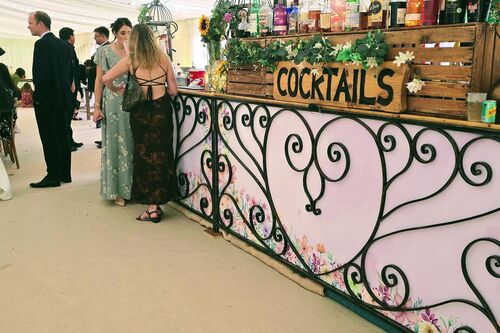 Gallery | Jolly Hucksters Mobile Bar Company | mobile bar Hertfordshire/mobile bar Buckinghamshire/mobile bar Hertfordshire/Wedding bar Buckinghamshire | wedding bar Hertfordshire | Real ale events bar /corporate events Hertfordshire/party bars Buckinghamshire/charity event bars