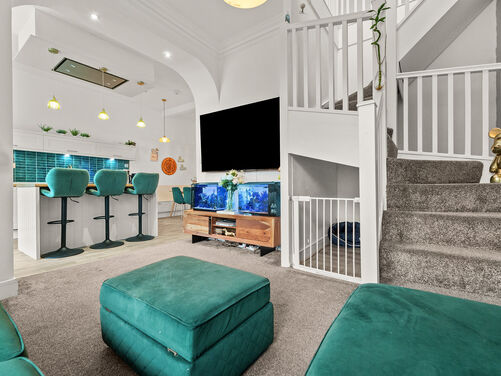 Vicar Street, Falkirk, FK1 1LL