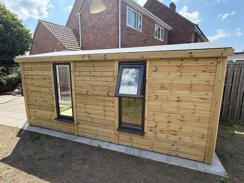 16x9 Apex Summer House