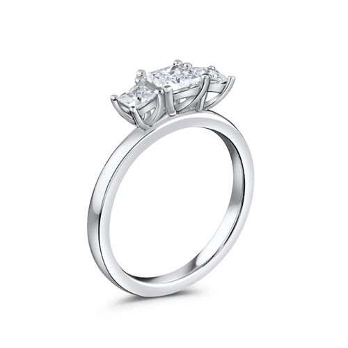 Graduated princess cut diamond trilogy ring