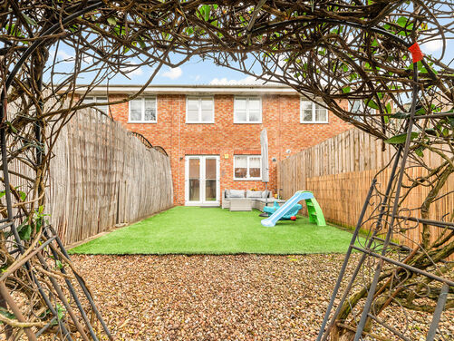 Auld Kirk Road, Tullibody, FK10 2TG