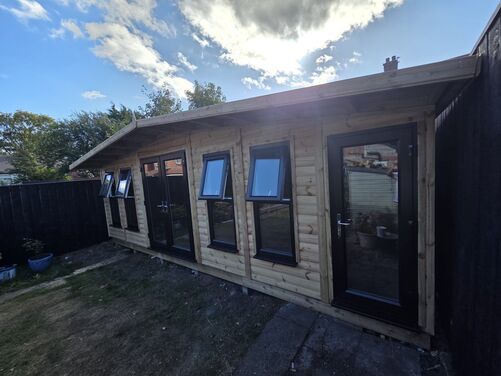 23x12 Summer House Home Bar Combi