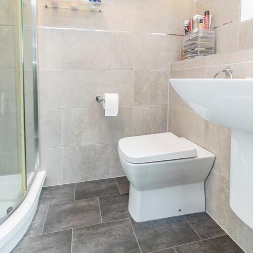 HIGH ST, NORTH CRAWLEY - 4 BEDROOMS