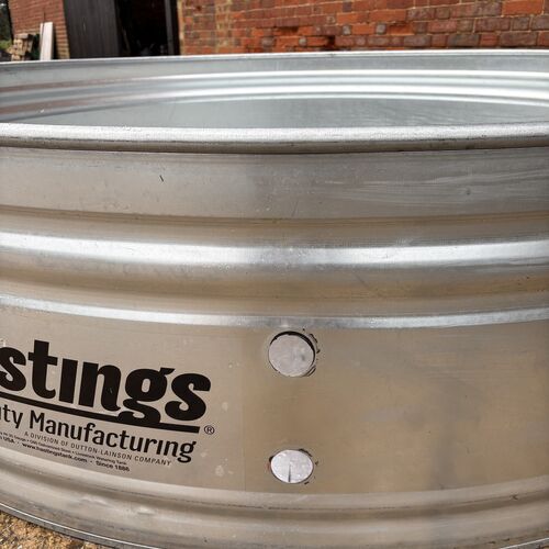 8ft round stock tank