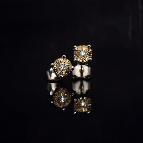 18ct gold diamond illusion-cut stud earrings