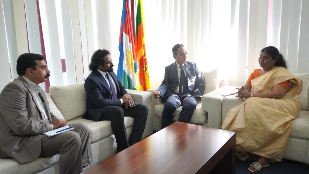 வடக்கு மாகாண ஆளுநருடன் இந்தியப் பதில் தூதுவர் பேச்சு வார்த்தை