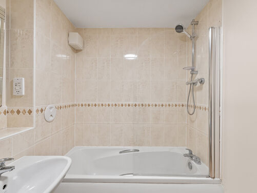 McCormack Place, Larbert, FK5 4TU