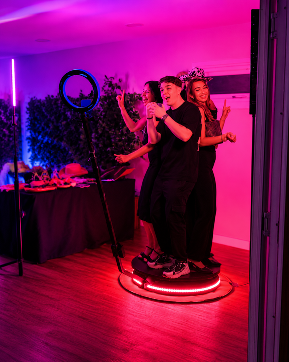 Gallery  | Pic Me! by Sweetalicious | Wedding Photo Booth Hire Hampshire | Corporate Photo Booth Hire Southampton | Luxury Photo Booth Hire Bournemouth
