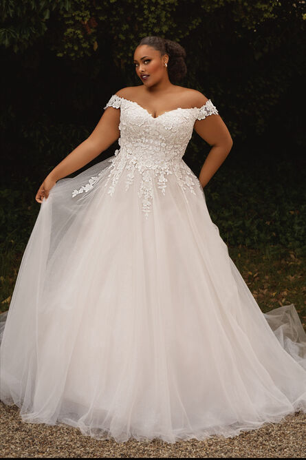 love & cherish bridal boutique | Bridal boutique Wakefield   | Ossett bespoke wedding dress boutique | Curve range bridal gowns West Yorkshire