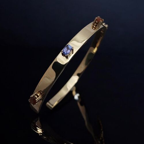 Gallery | Aura Jewellers | Jewellery repairs and alterations, Brownhills | Jewellery specialists, West Midlands Jewellers | Bespoke jewellery, Hand engraving, Valuations