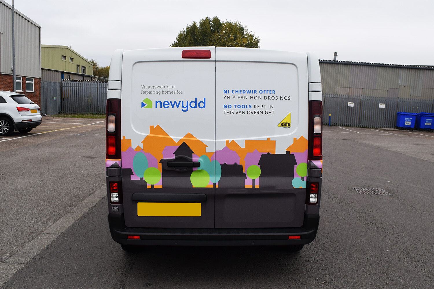 Newydd - 12x Renault Trafic
