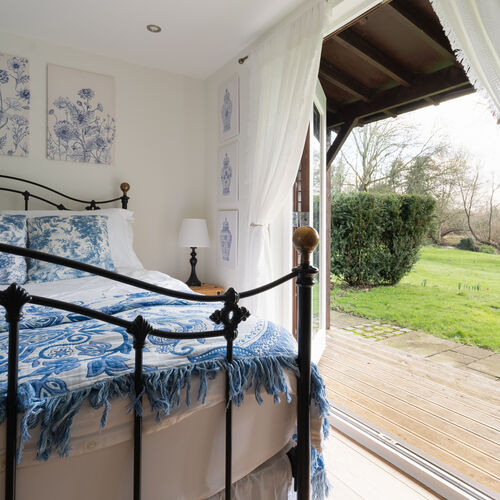 Little Tolpitts Lane, Watford WD18 9QG