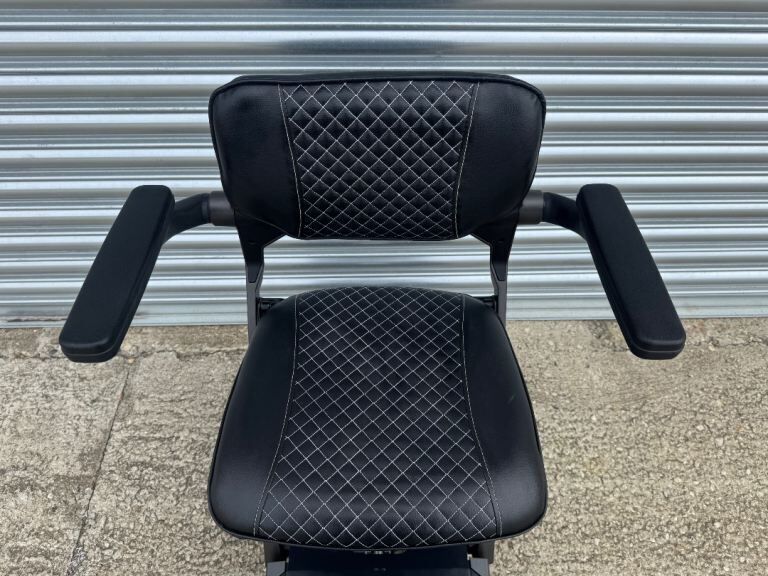 The Executive Luxury Auto Folding