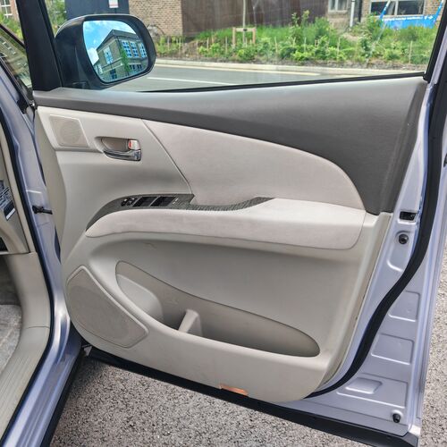 TOYOTA ESTIMA HYBRID E-FOUR