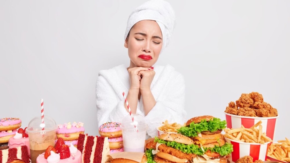 How to start breaking the cycle of stress eating and feel better
