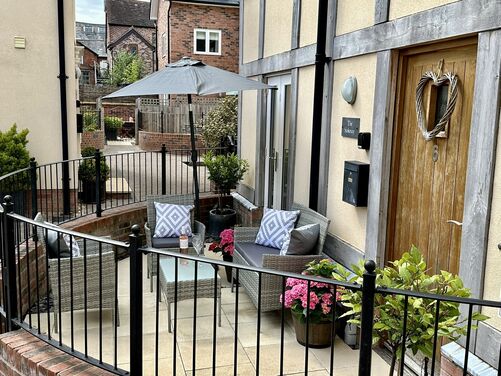 Gallery | Holidayhouseludlow.co.uk | Self Catering Accommodation in Ludlow | Rental Home in Ludlow Town Centre with Secure Private Parking | Historic Places To Stay in Ludlow Shropshire