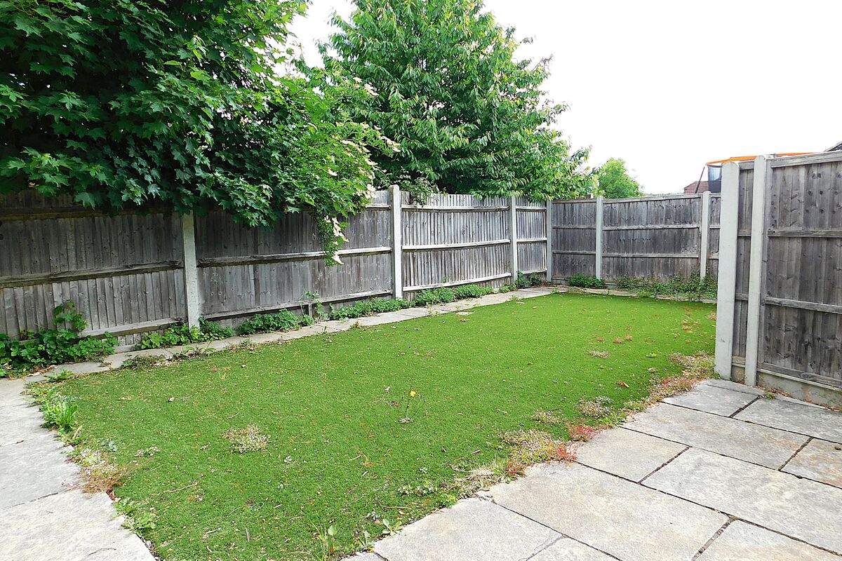 Vicarage Road, Sunbury