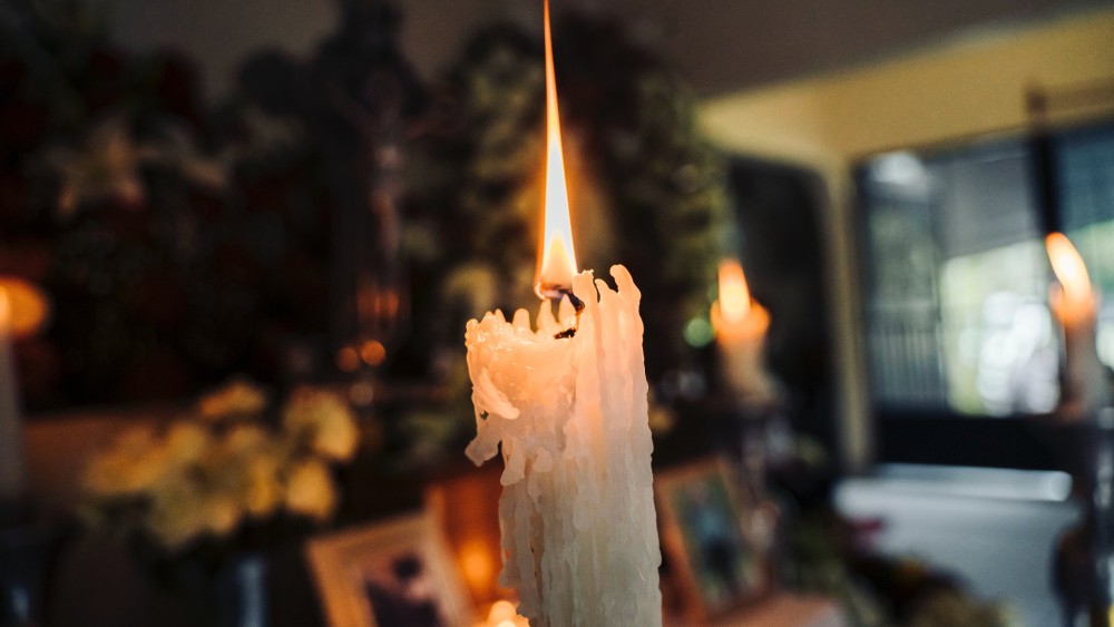 கழுத்து நெரிக்கப்பட்டு இளைஞன் படுகொலை