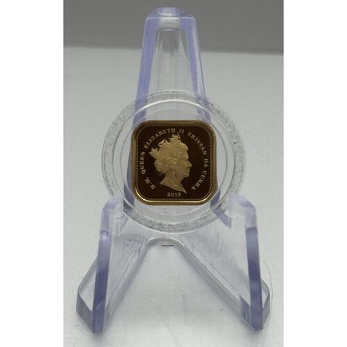 2019 QE11 gold square quarter sovereign