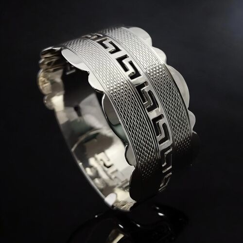 Decorative adjustable full silver bangle