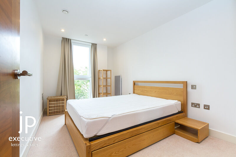 HAYES APARTMENTS CARDIFF CITY CENTRE FURNISHED ONE BEDROOM APARTMENT