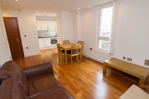 HAYES APARTMENTS CARDIFF CITY CENTRE FURNISHED ONE BEDROOM APARTMENT