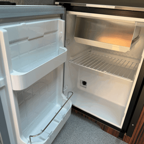 2002 Mazda Bongo Special 2.5V6 Auto 4 Berth