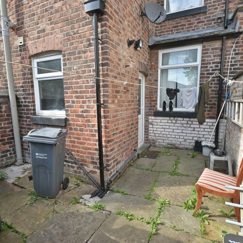 2 BEDROOM Mid Terrace For SALE