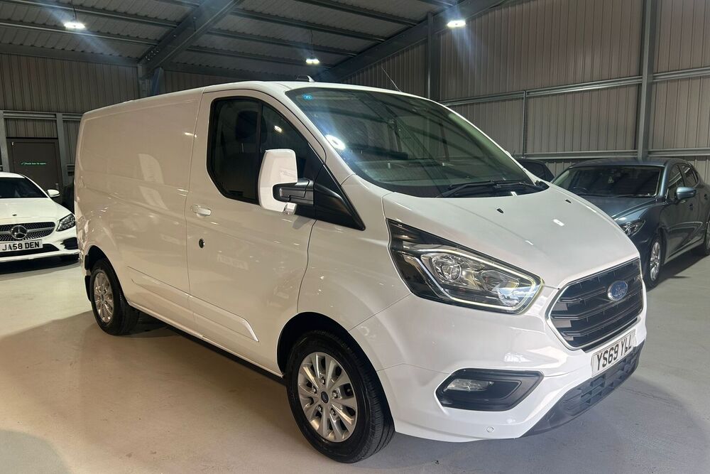FORD TRANSIT CUSTOM 2.0 EcoBlue 130ps LIMITED