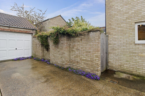 Gardner Close, Eastbourne