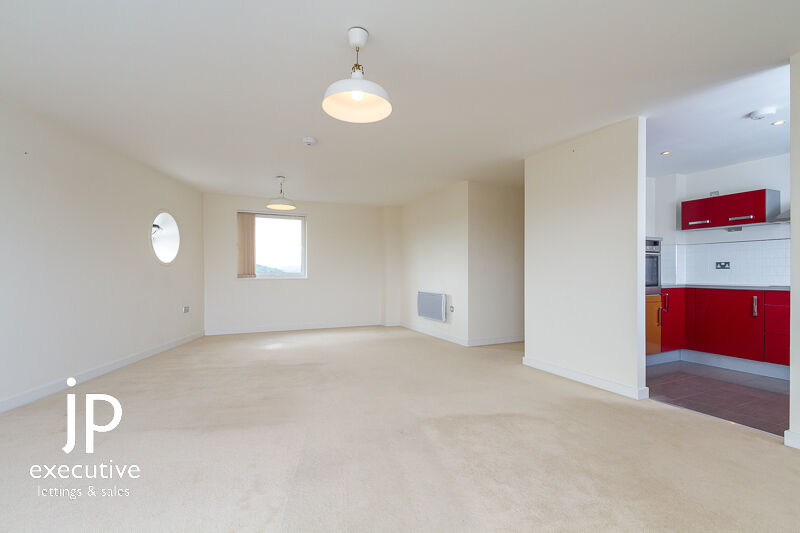 ROMA HOUSE VICTORIA WHARF CARDIFF BAY UNFURNISHED THREE BEDROOM APARTMENT WITH WATER VIEWS.