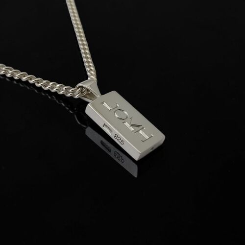 Gallery | Aura Jewellers | Jewellery repairs and alterations, Brownhills | Jewellery specialists, West Midlands Jewellers | Bespoke jewellery, Hand engraving, Valuations