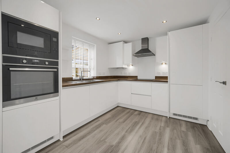 CLOS GLASCOED DINAS POWYS UNFURNISHED THREE BEDROOM DETACHED HOUSE WITH GARAGE 