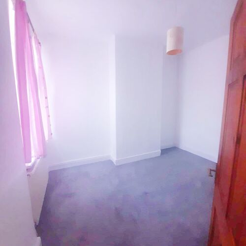 3.5 Bedroom Terraced House To Let