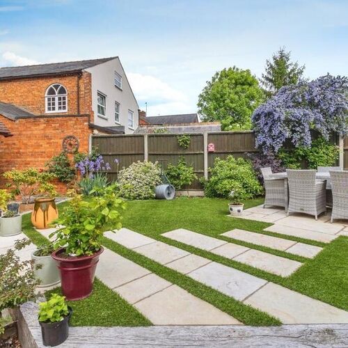HIGH ST, NORTH CRAWLEY - 4 BEDROOMS
