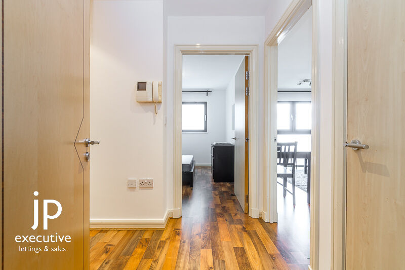 LANDMARK PLACE CARDIFF CITY CENTRE FULLY FURNISHED ONE BEDROOM APARTMENT