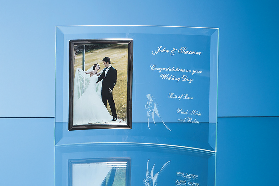Glass Gifts &amp; Awards | Presentation Awards UK | Engraved Gifts UK