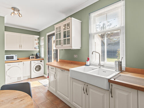 Newlands Road, Brightons, FK2 0DE