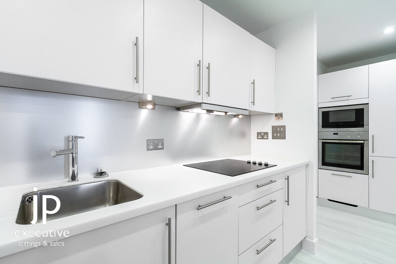 HAYES APARTMENTS CARDIFF CITY CENTRE FURNISHED TWO BEDROOM APARTMENT