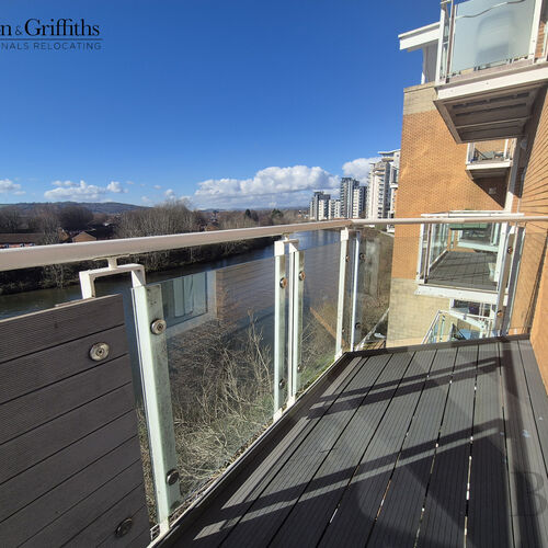 Renting in Cardiff - 2 bedroom apartment, Century Wharf, Cardiff Bay