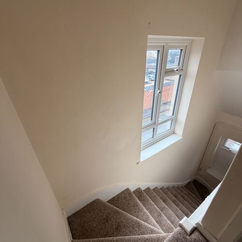 QUEENSWAY, BLETCHLEY - 3 BEDROOM MAISONETTE