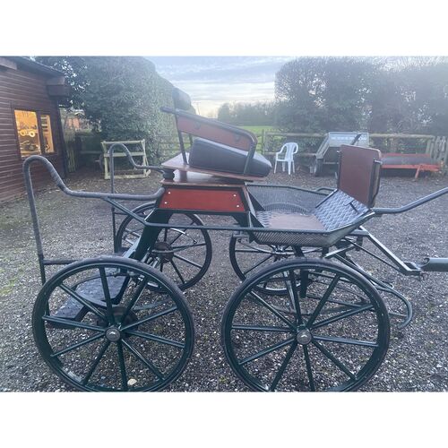 Bennington 4 Wheel Carriage